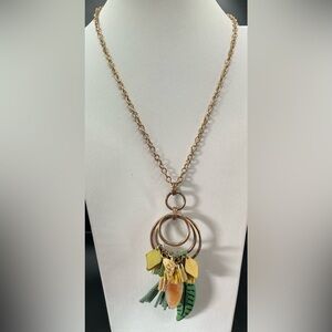 1946 GOLD TONE FAUX LEATHER TASSEL GREEN YELLOW LEAF CHARMS PENDANT NECKLACE